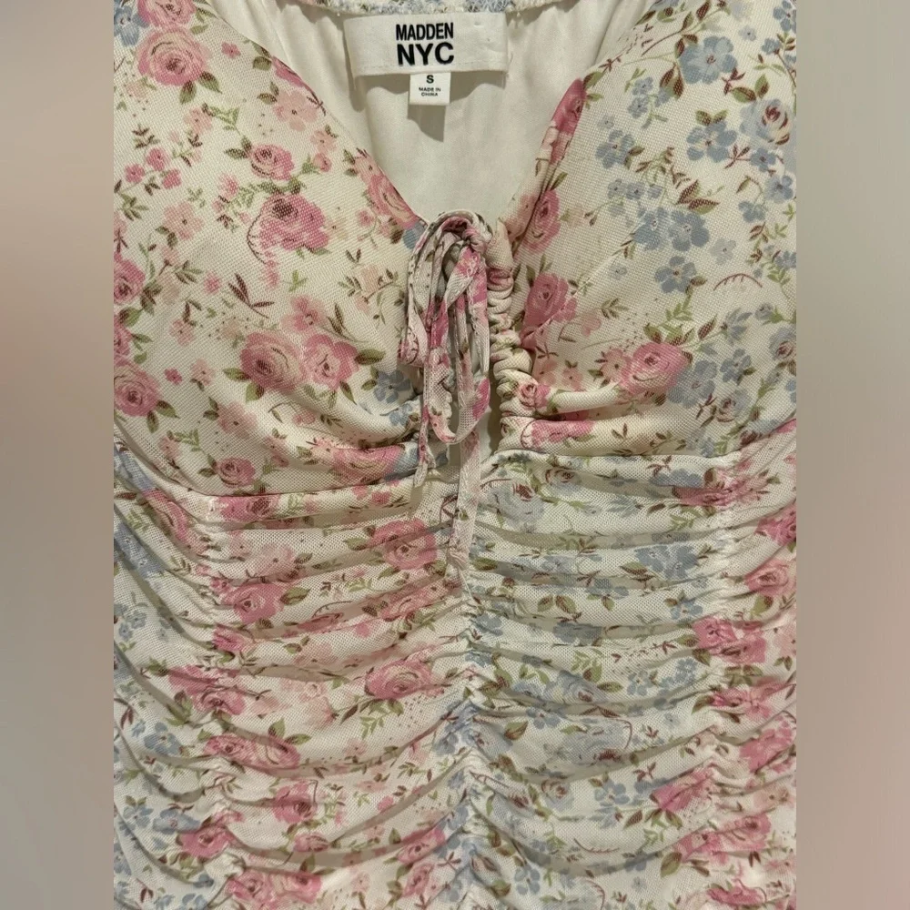 Madden NYC Ruched Mini Dress Floral Small EUC - Picture 3 of 8